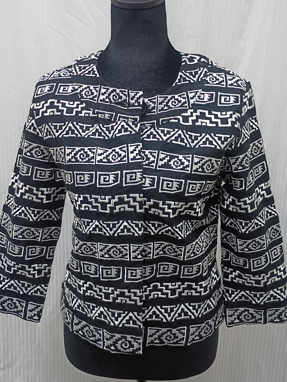 Chico's Black and White Embroidered Indian Jacket Size 0